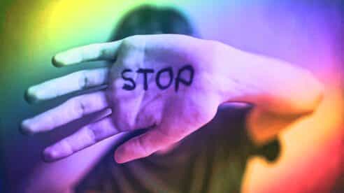 ¿Cuál es la diferencia entre violencia doméstica y violencia de género?