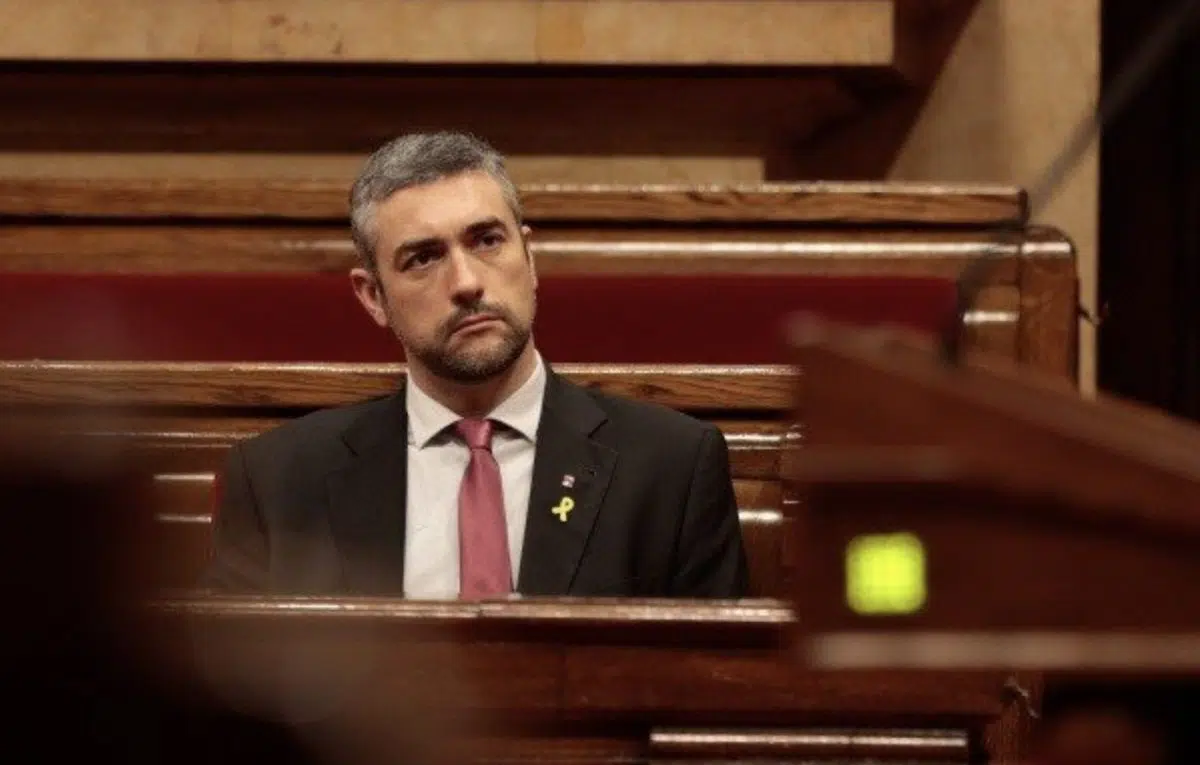 Un año de inhabilitación para el consejero catalán Bernat Solé por desobediencia el 1-O