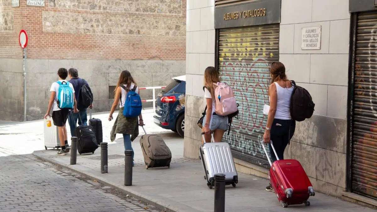 El TSXG anula la prohibición de destinar viviendas a alojamientos turísticos en el casco histórico de Santiago