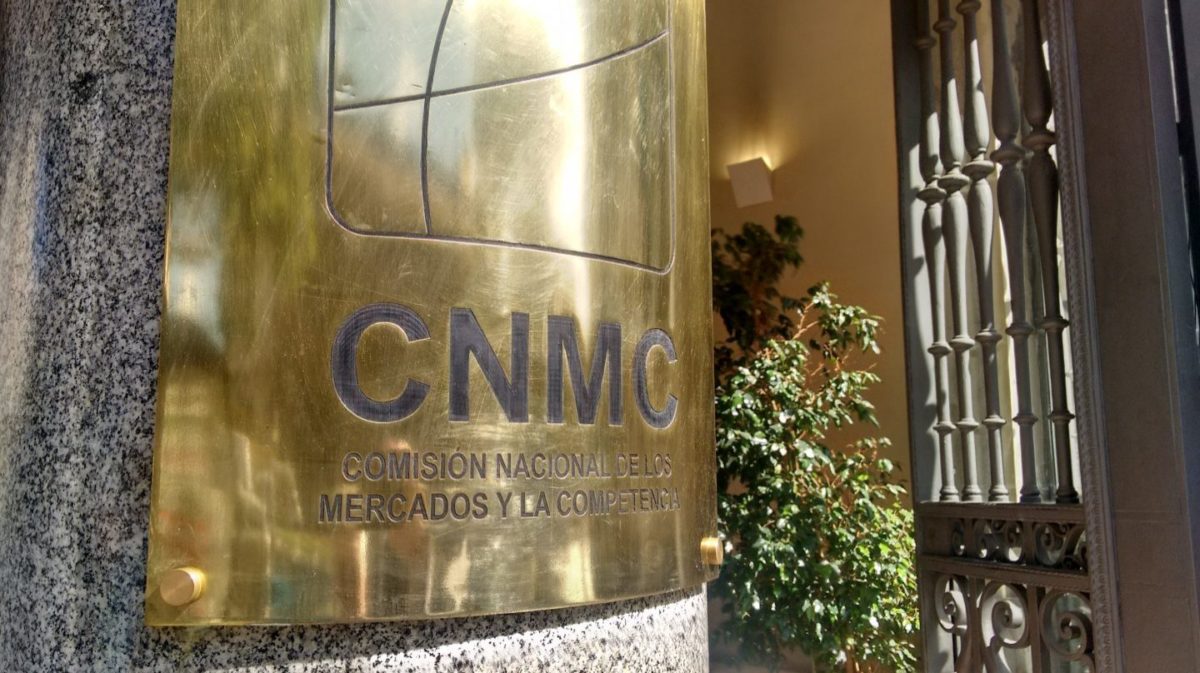 La CNMC autoriza la fusión por absorción de Bankia por Caixabank porque no supone una amenaza para la competencia efectiva