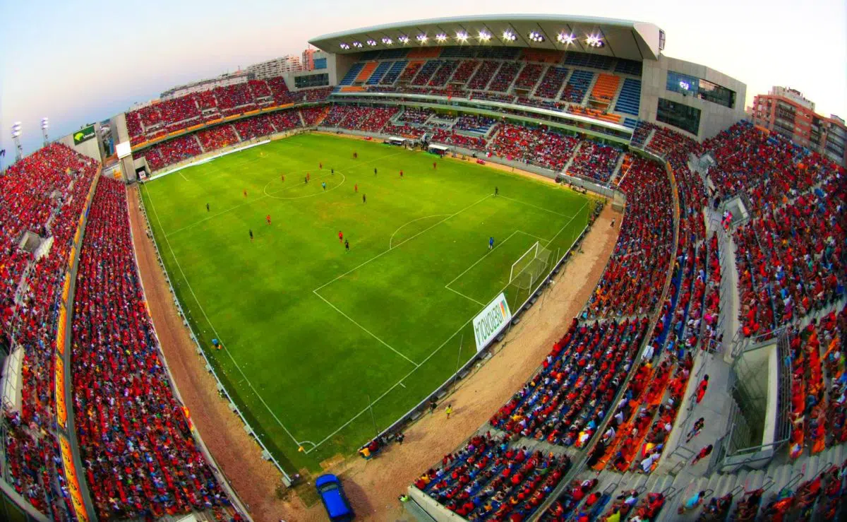 Ver un partido de fútbol durante 15 minutos en horario laboral no es motivo de despido disciplinario, según el TSJ de Valencia