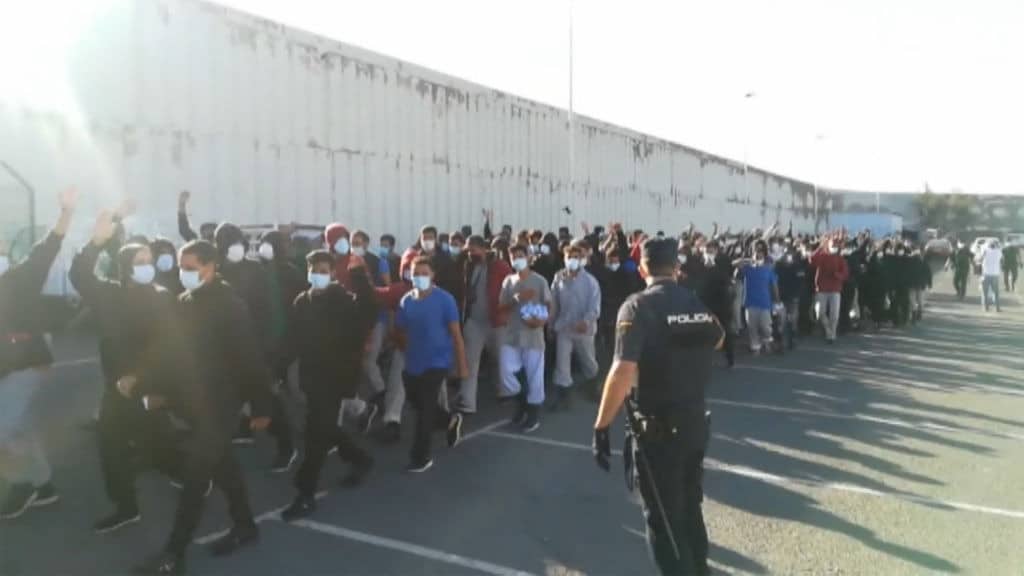 Interior costea la manutención de los inmigrantes irregulares en Arguineguín, Gran Canaria