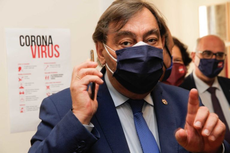 Los magistrados Alejandro Abascal y Yolanda San Pastor, condecorados ...