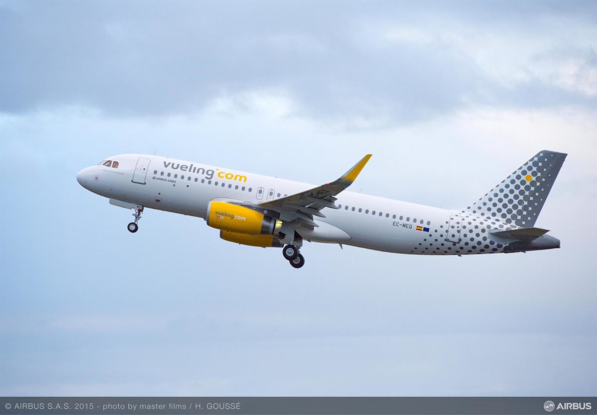 Vueling condenado a pagar 1.200 euros a dos cántabros por cancelar su vuelo por el volcán de La Palma