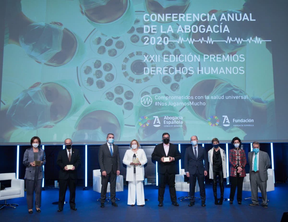La defensa del acceso universal a la salud protagoniza la entrega de los XXII Premios Derechos Humanos de la Abogacía