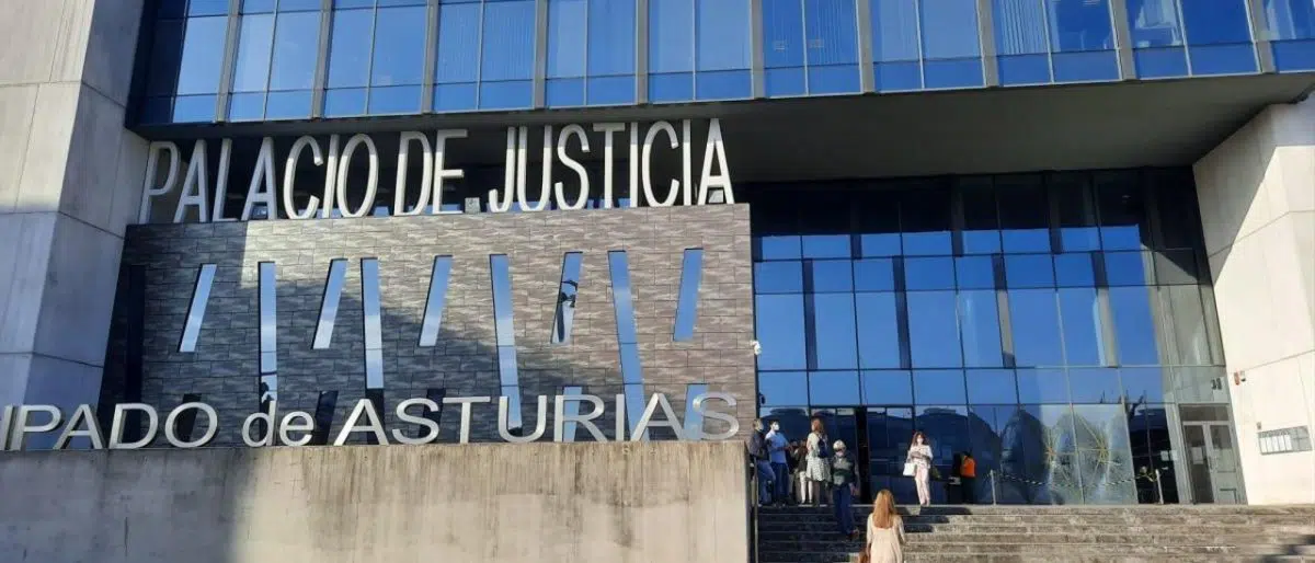 La Fiscalía reclama 6 años de cárcel para un abogado acusado de apropiarse de más de 171.000 euros de unos clientes