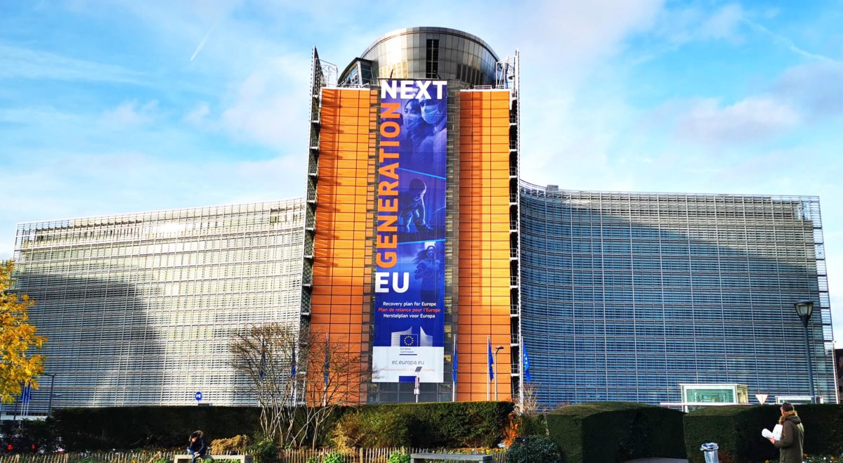 Bruselas demanda a España y a otros 18 países ante el TJUE por no aplicar la legislación de la UE en materia digital y de medios de comunicación