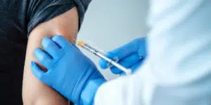 La abogacía valenciana pide que los profesionales del Turno de Oficio sean incluidos en la campaña de vacunación