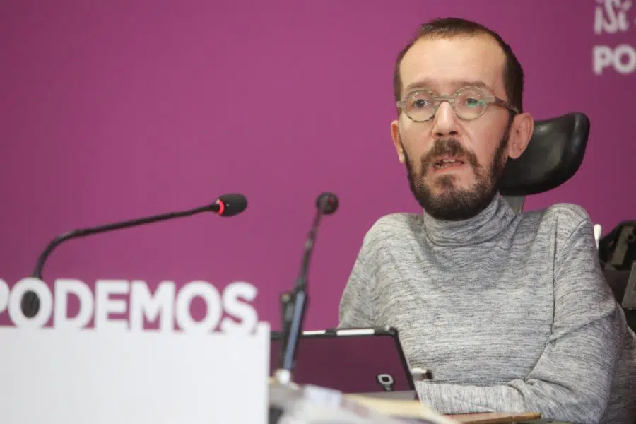 El exportavoz de Podemos, Pablo Echenique, citado como investigado por un tuit contra sacerdotes