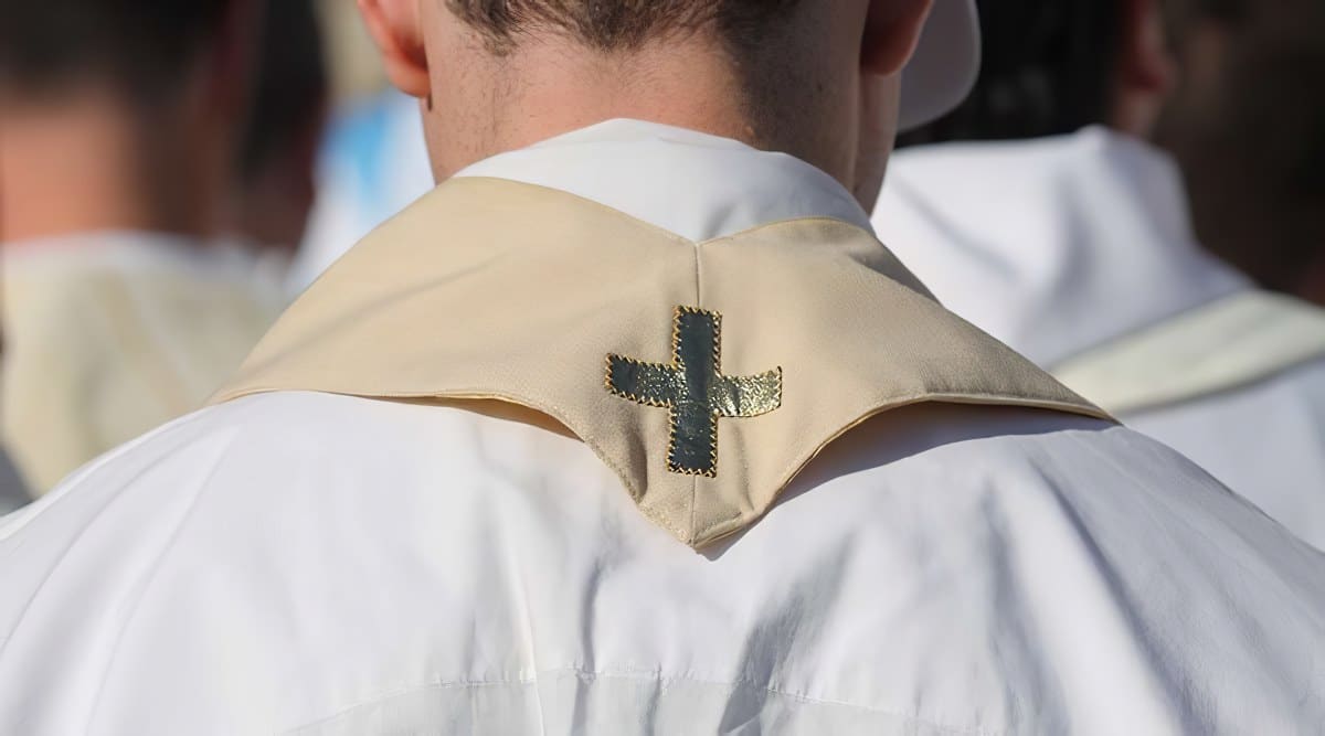 Abren juicio oral a un sacerdote del Colegio Salesianos de Vigo acusado de abusar sexualmente de seis menores