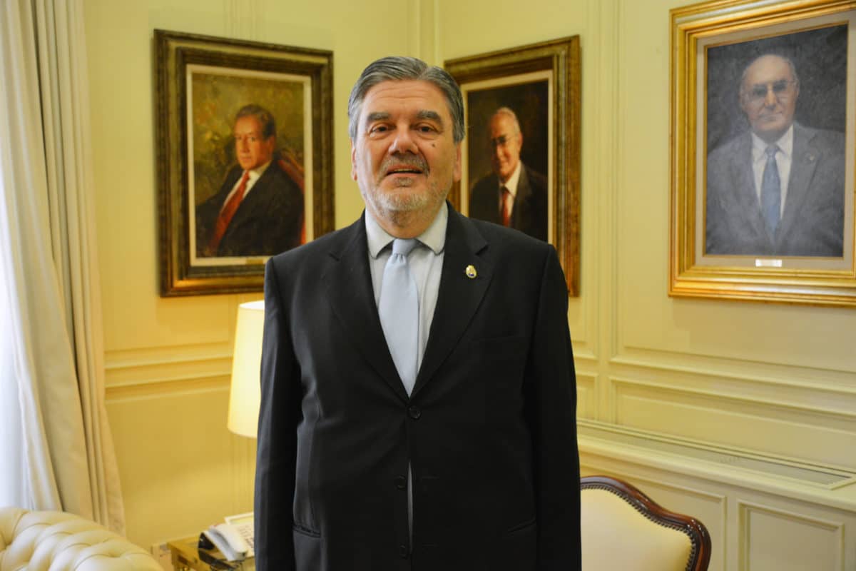 El exmagistrado del Constitucional y del Supremo, Jorge Rodríguez-Zapata, toma posesión en la Real Academia de Doctores de España