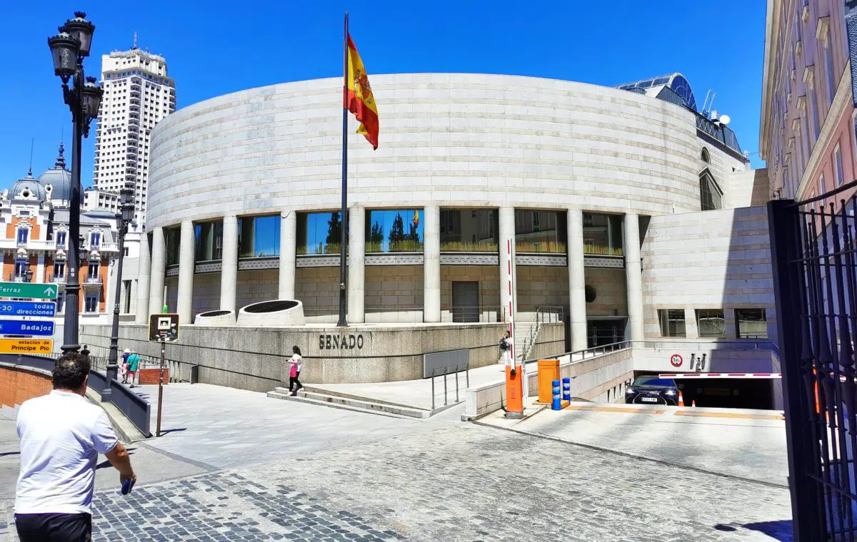 Colectivos de interinos de toda España se movilizan ante la comparecencia del ministro Iceta el jueves en el Senado