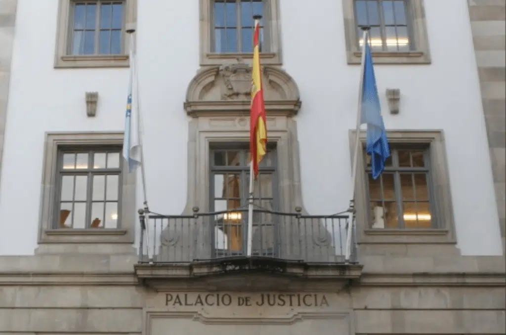 Año y medio de cárcel y tres de inhabilitación para una funcionaria del Ayuntamiento de O Porriño (Vigo) que se apropió de dinero público