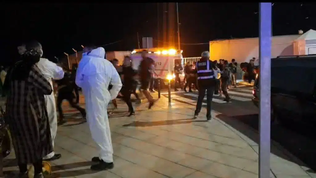 España moviliza al Ejército en Ceuta tras la entrada de más de 5.000 marroquíes –9.000 según fuentes policiales– en 24 horas