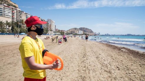 Reconocen una indemnización de 132.000 euros a los hijos de una mujer que murió ahogada en una playa accesible