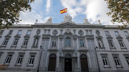 El Supremo asimila a una orfandad absoluta el caso de una joven con un progenitor vivo, pero privado de la patria potestad por desinteresarse de ella
