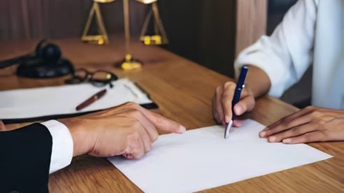 Hoja de encargo profesional de los abogados: Una pieza esencial en la relación con el cliente