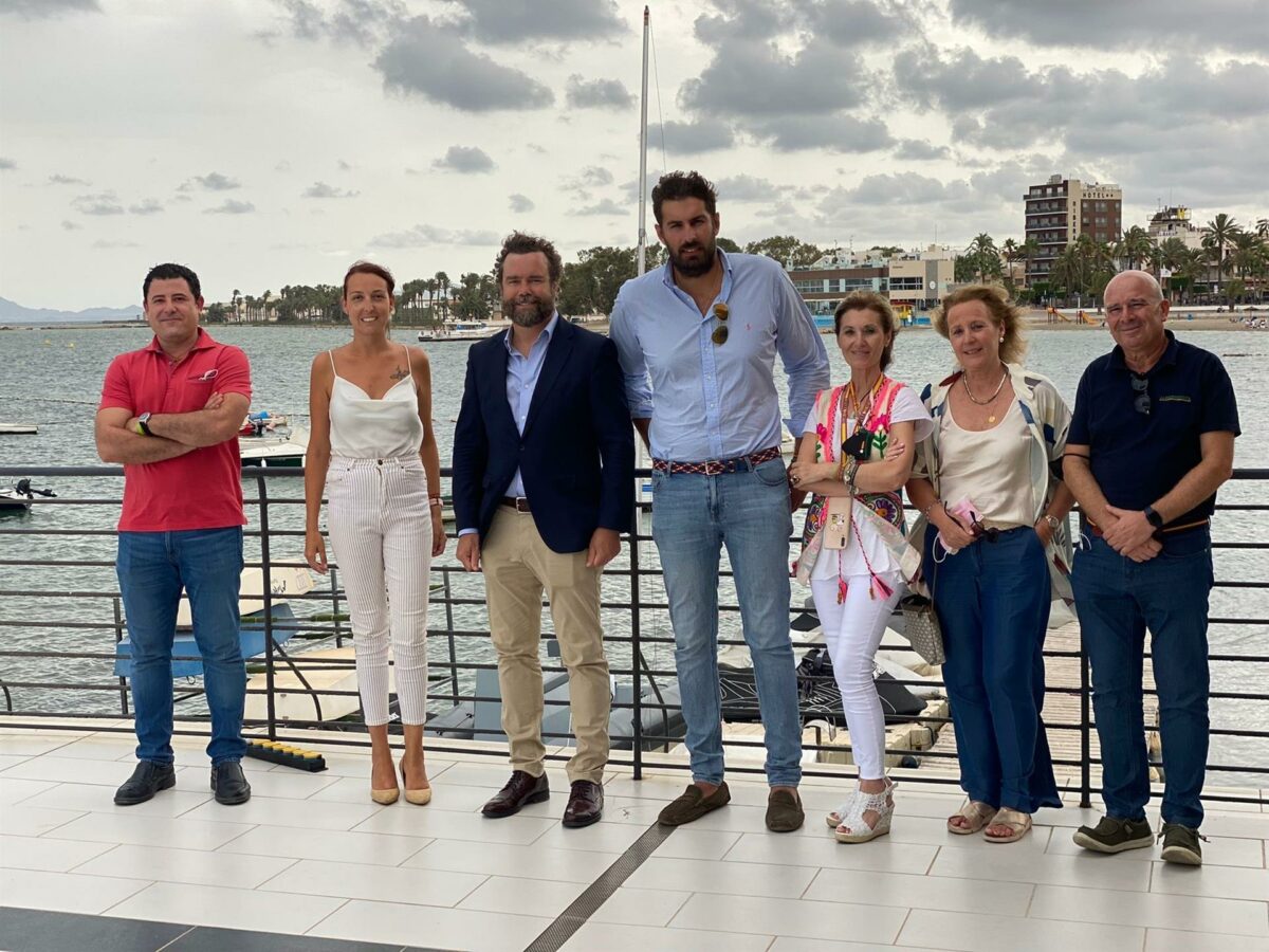 Espinosa de los Monteros (VOX) defiende en Murcia la compatibilidad entre los intereses de los agricultores y la preservación del Mar Menor