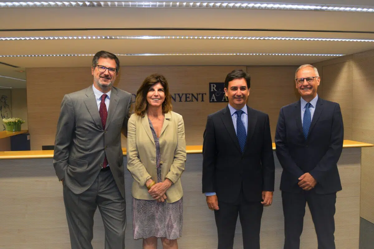 Roca Junyent integra MDV & Asociados, firma de Barcelona especializada en fiscal