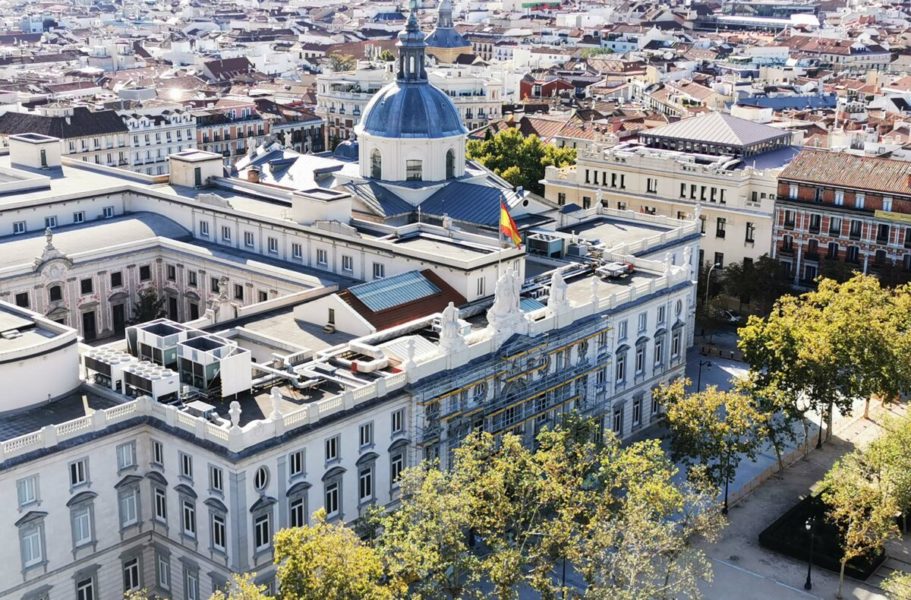 El TS condena a propietaria a reponer el muro derribado: prohibido alterar elementos comunes