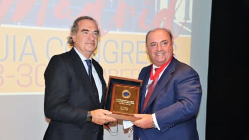 José María Alonso, galardonado con la medalla de la Unión Internacional de Abogados