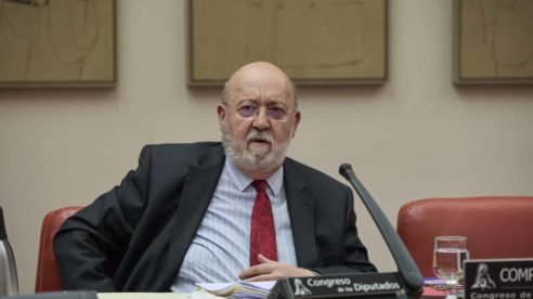 El CIS de Tezanos otorga una subida de 3 puntos al PP después del «gran apagón» y el caos ferroviario