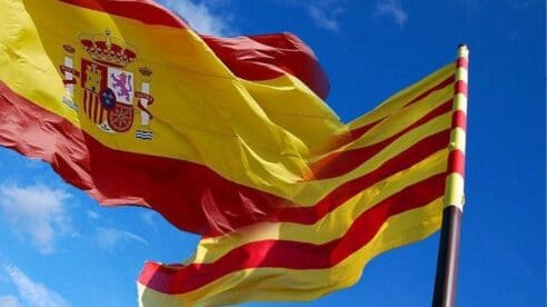 Impulso Ciudadano denuncia que solo el 13,4% de los ayuntamientos catalanes cumplen la normativa de símbolos