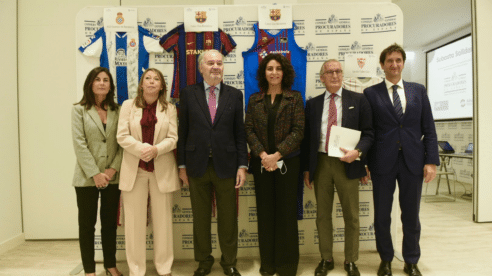 Los procuradores ponen en marcha una subasta solidaria para hacer frente a los efectos de la muerte súbita