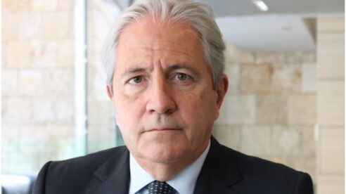 Jesús Cudero, magistrado en excedencia y ‘of counsel’ de Pérez-Llorca, afirma que el Gobierno ha cambiado las reglas del mercado energético sin diálogo