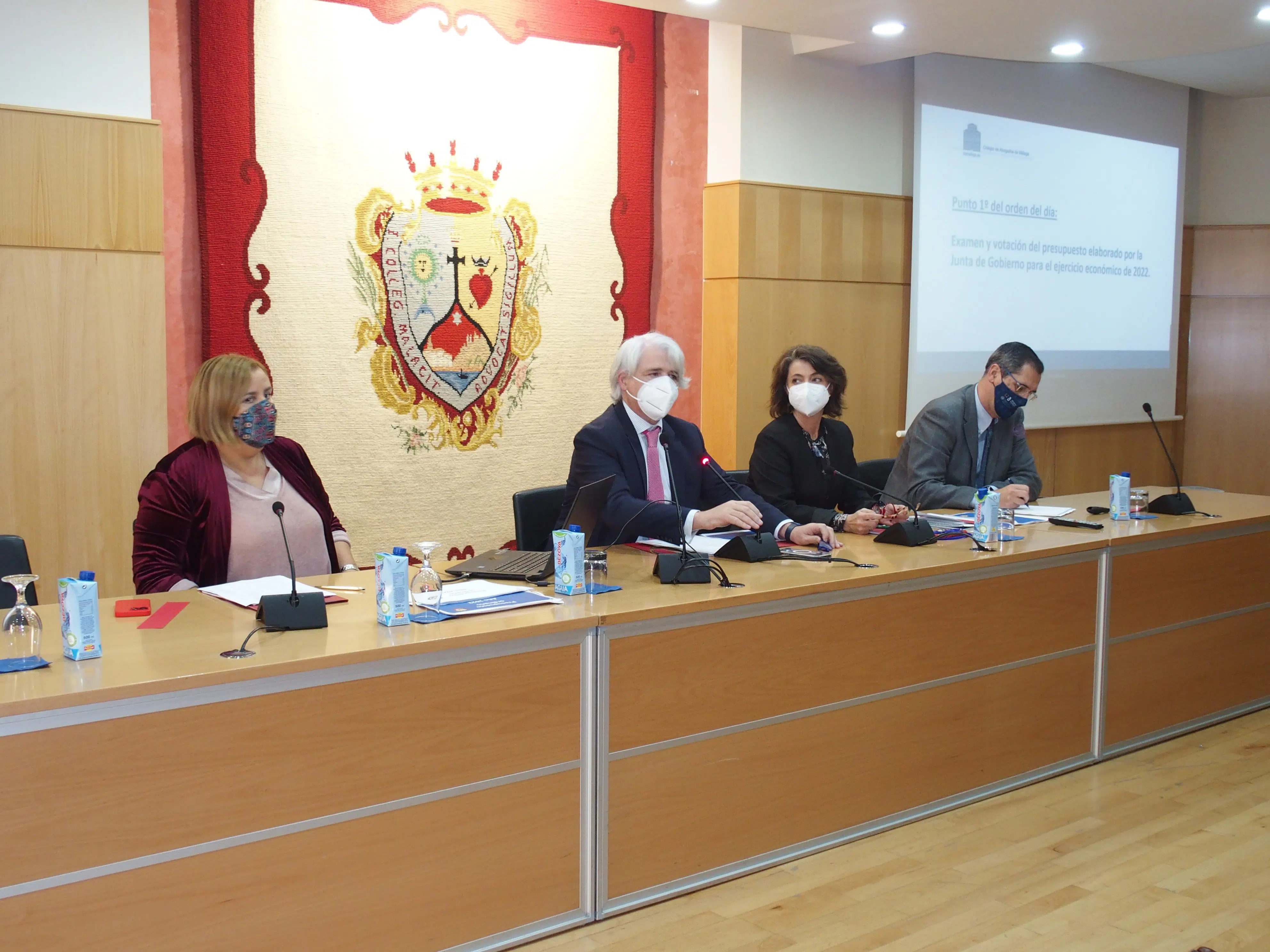 La Junta General del Colegio de Abogados de Málaga declara su apoyo público unánime al exdecano Francisco Javier Lara