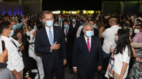 Felipe VI insta a redoblar los esfuerzos para proteger el Estado de Derecho y la democracia