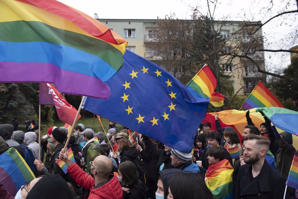 La justicia europea declara que toda la UE debe reconocer la filiación de las parejas del mismo sexo