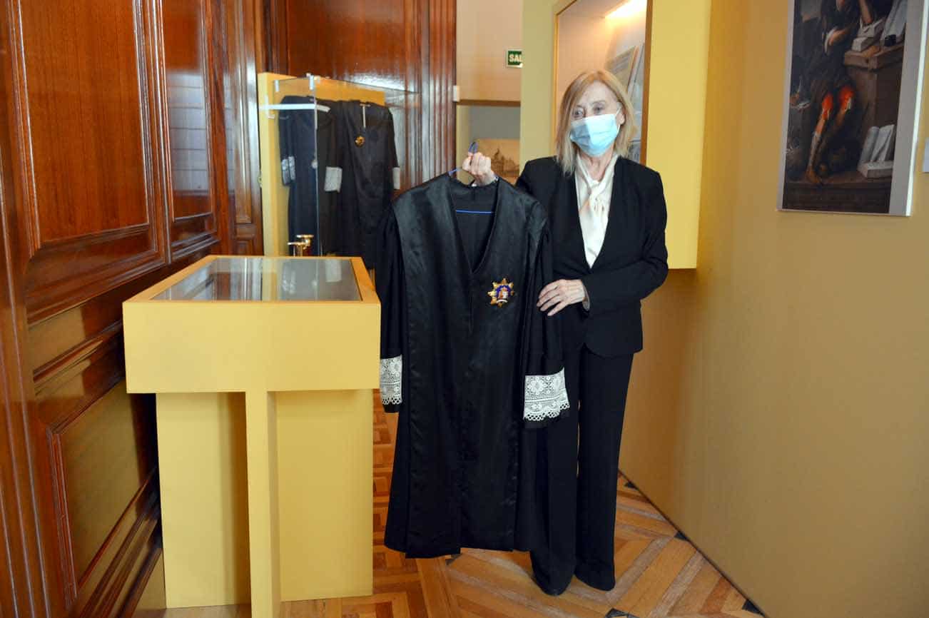 La toga de la primera mujer magistrada de la historia del Supremo, Milagros Calvo, ya forma parte de su Museo