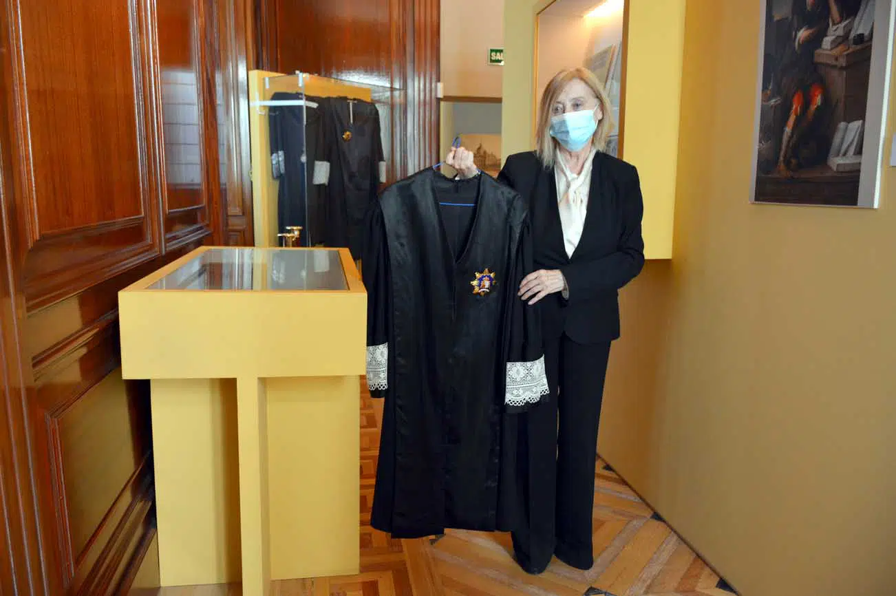 La toga de la primera mujer magistrada de la historia del Supremo, Milagros Calvo, ya forma parte de su Museo