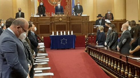 Llop como De Gaulle: “La memoria del Holocausto debe ser una enseñanza, un elemento que fortalezca nuestras democracias”