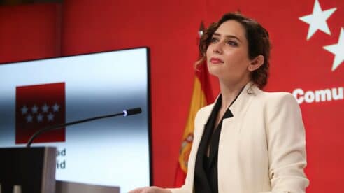 Ayuso insiste en la legalidad del contrato vinculado a su hermano e ironiza con que ‘solo falta la ONU’ por pronunciarse