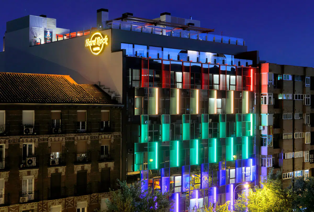 Latham & Watkins asesora a ActivumSG Fund en la venta de Hard Rock Madrid Hotel a Arlaes Management