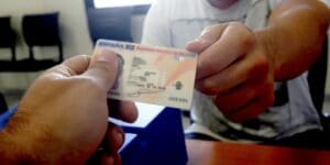 Un año y cuatro meses de cárcel para un funcionario de la oficina del DNI