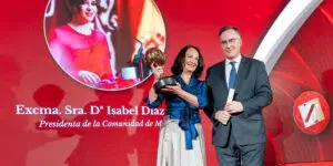 Díaz Ayuso, premiada por su defensa de derechos y libertades en la pandemia por la Fundación Zaballos