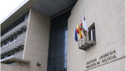 Conceden a un padre la guarda y custodia de su hija de 16 años, pese a tener abierta una causa por presuntas amenazas a la madre