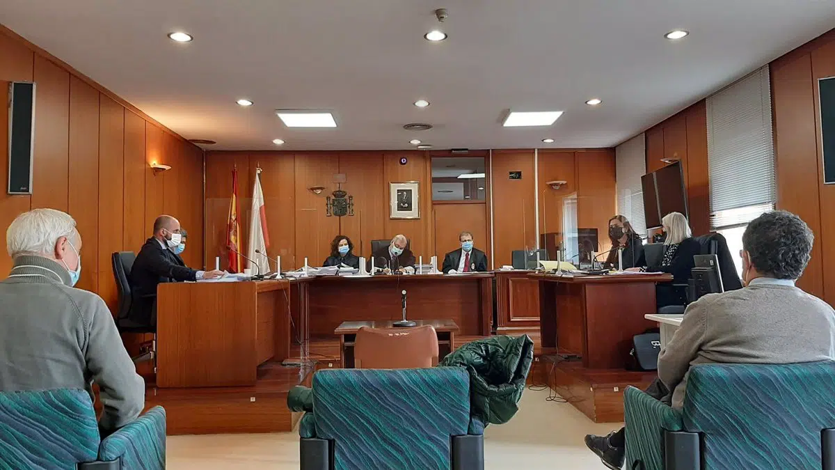 Condenados a 14 y 11 años de inhabilitación dos exaltos cargos de la Sanidad de Cantabria por prevaricación