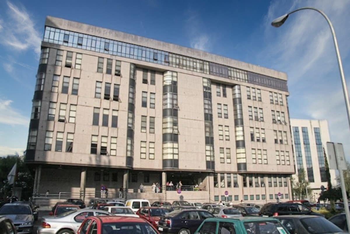 El magistrado Amboage dicta una sentencia pionera sobre el derecho de las empleadas de hogar a cotizar por desempleo