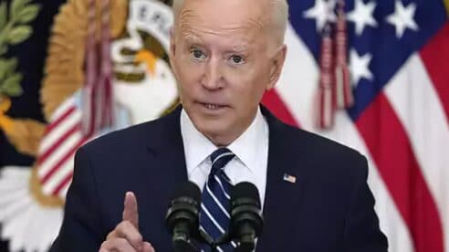 Biden califica a Putin, por primera vez, de «criminal de guerra» y pide que se le juzgue