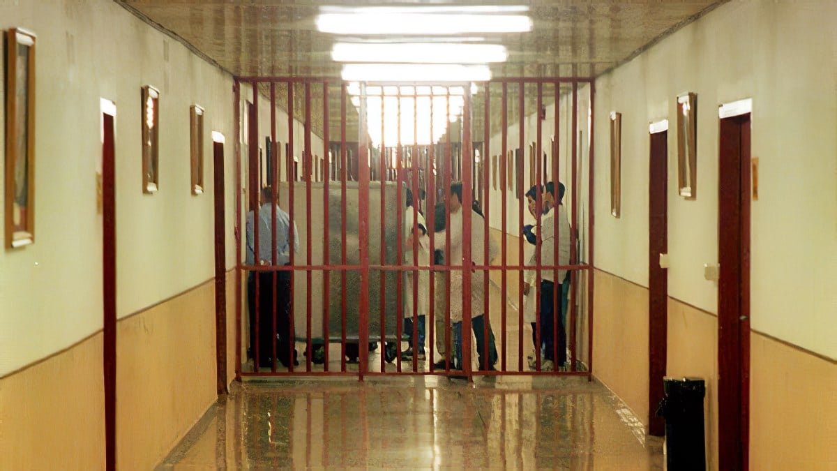 El abandono de los trabajadores de Instituciones Penitenciarias y la pena de banquillo