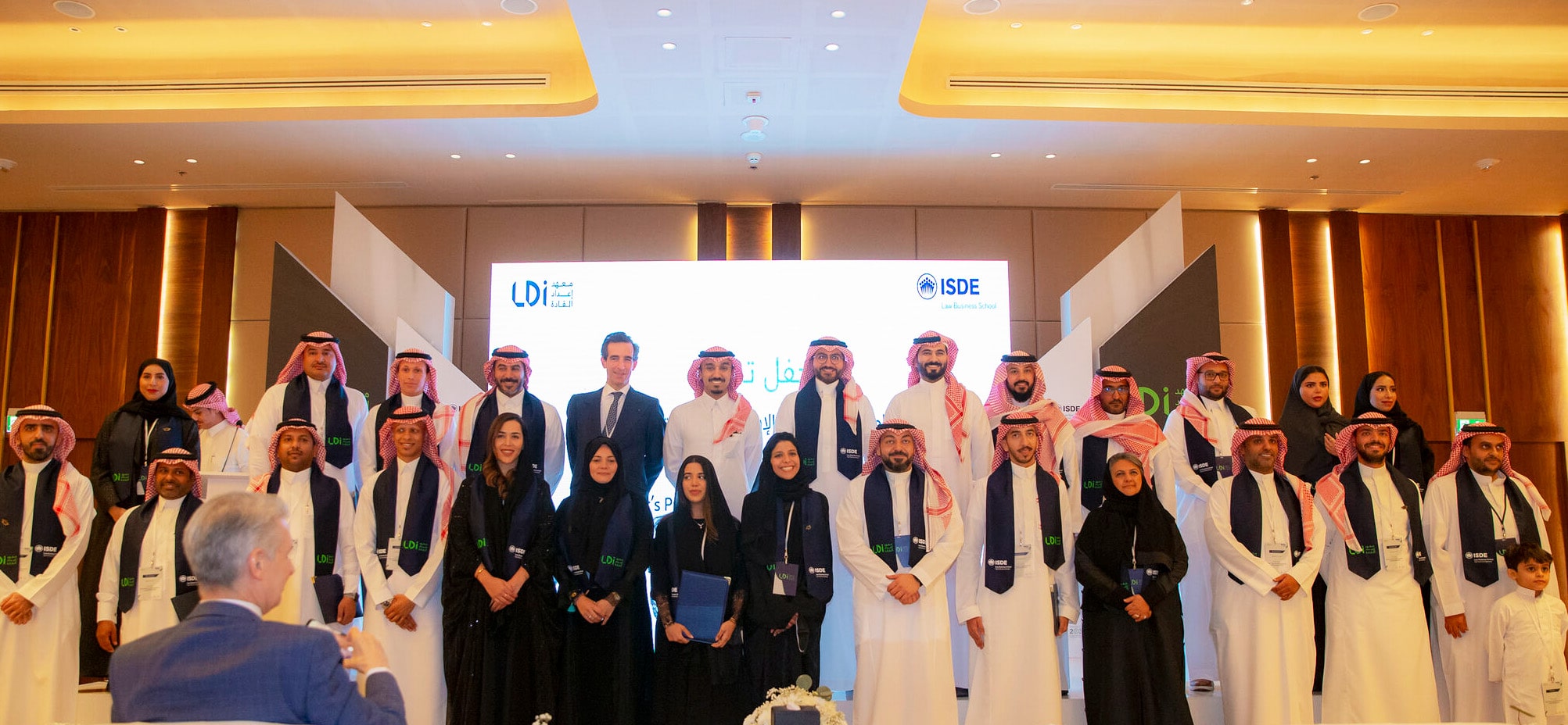 27 graduados del Máster en Gestión Deportiva y del Entretenimiento de ISDE reciben sus diplomas en Riad