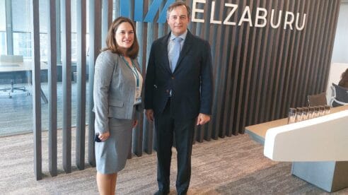 Elzaburu facturó 23 millones de euros en 2021 merced a su reciente «revolución» interna
