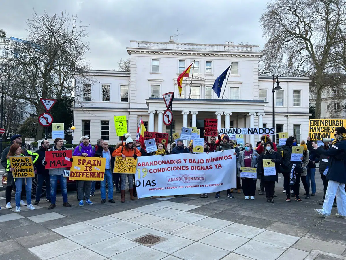 Los trabajadores de la Embajada y los consulados en Gran Bretaña denuncian a España ante el Parlamento Europeo