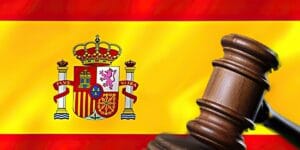 bandera y mazo antecedentes penales