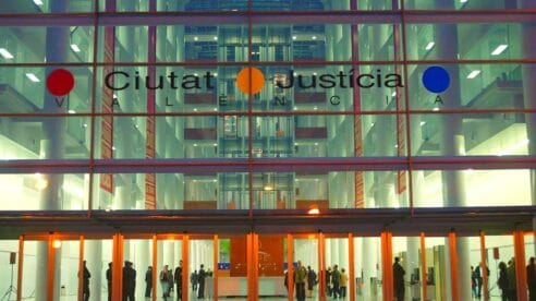 Un juzgado reconoce el derecho de un interino a tener el mismo complemento que un funcionario con idénticas funciones