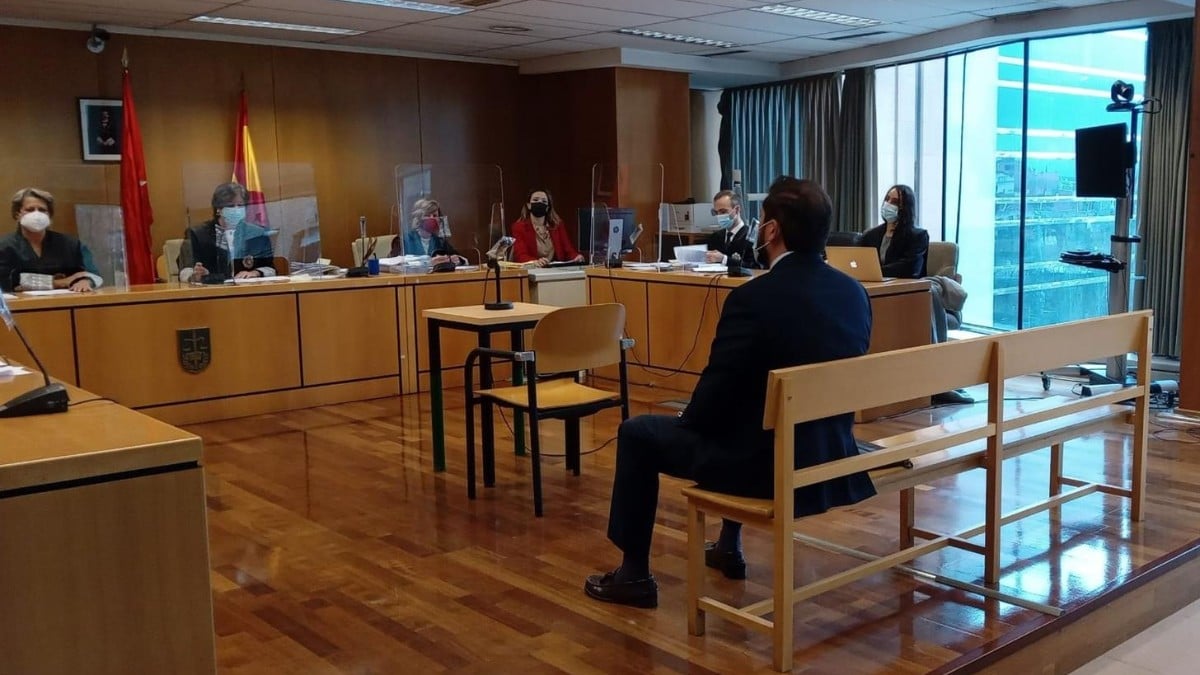 Absuelto el exdiputado de VOX Carlos Hugo Fernández-Roca del delito de abuso sexual